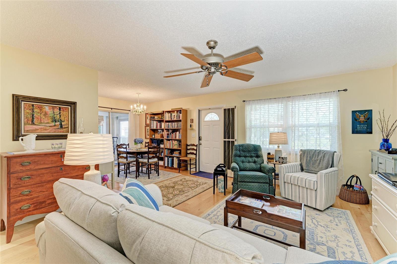 Image 10 of 46 For 1906 Canterbury Lane 16