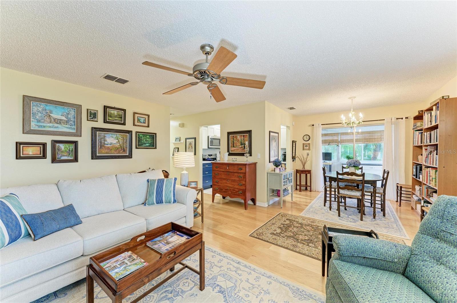 Image 11 of 46 For 1906 Canterbury Lane 16