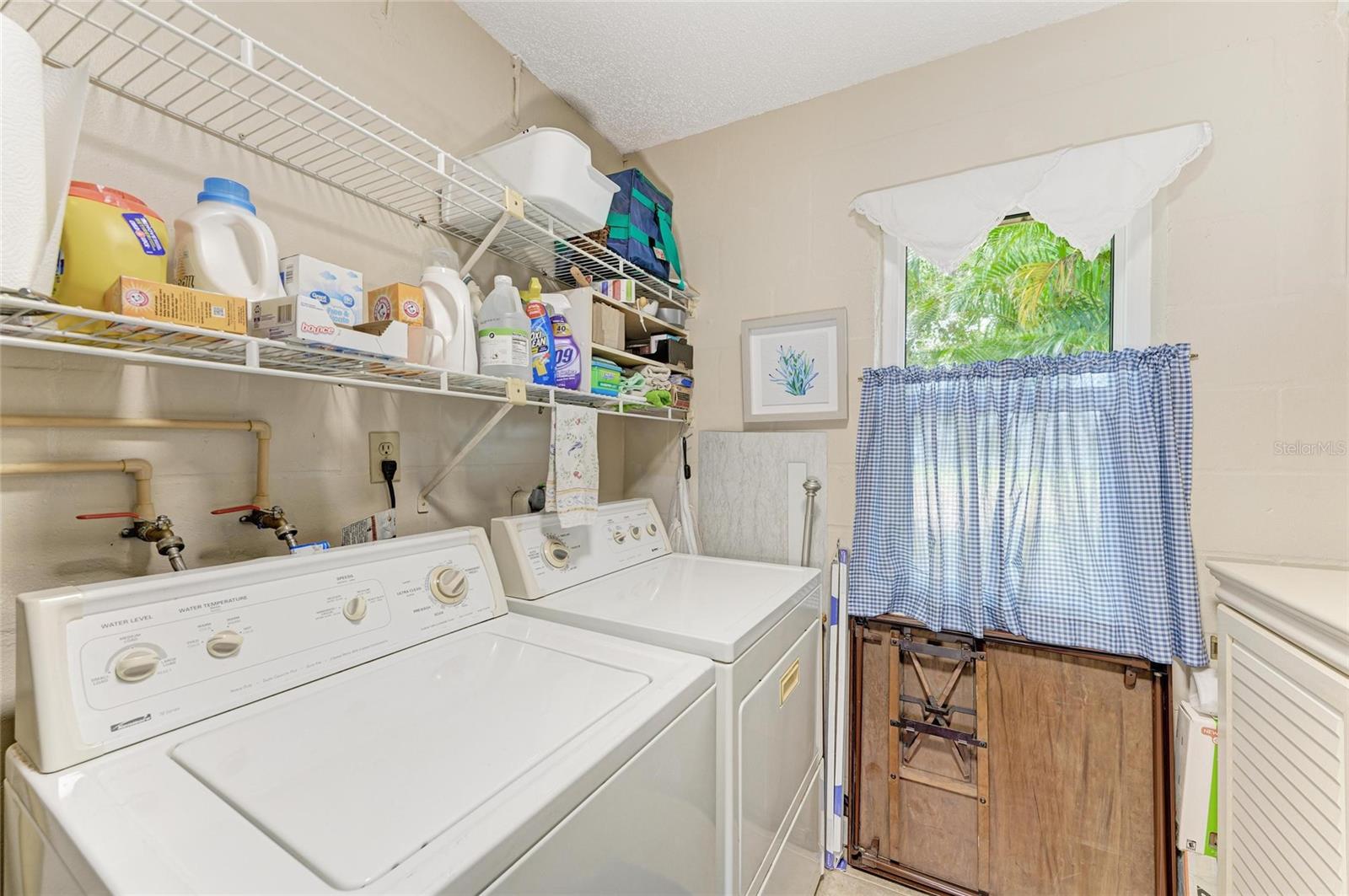 Image 29 of 46 For 1906 Canterbury Lane 16