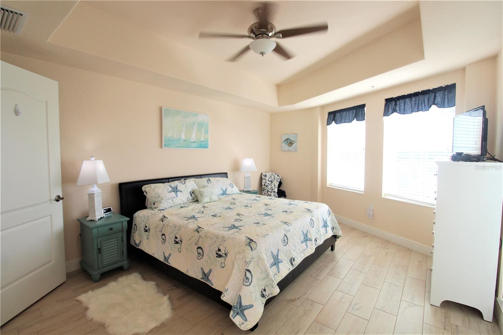 Image 12 of 32 For 501 Haben Boulevard 704