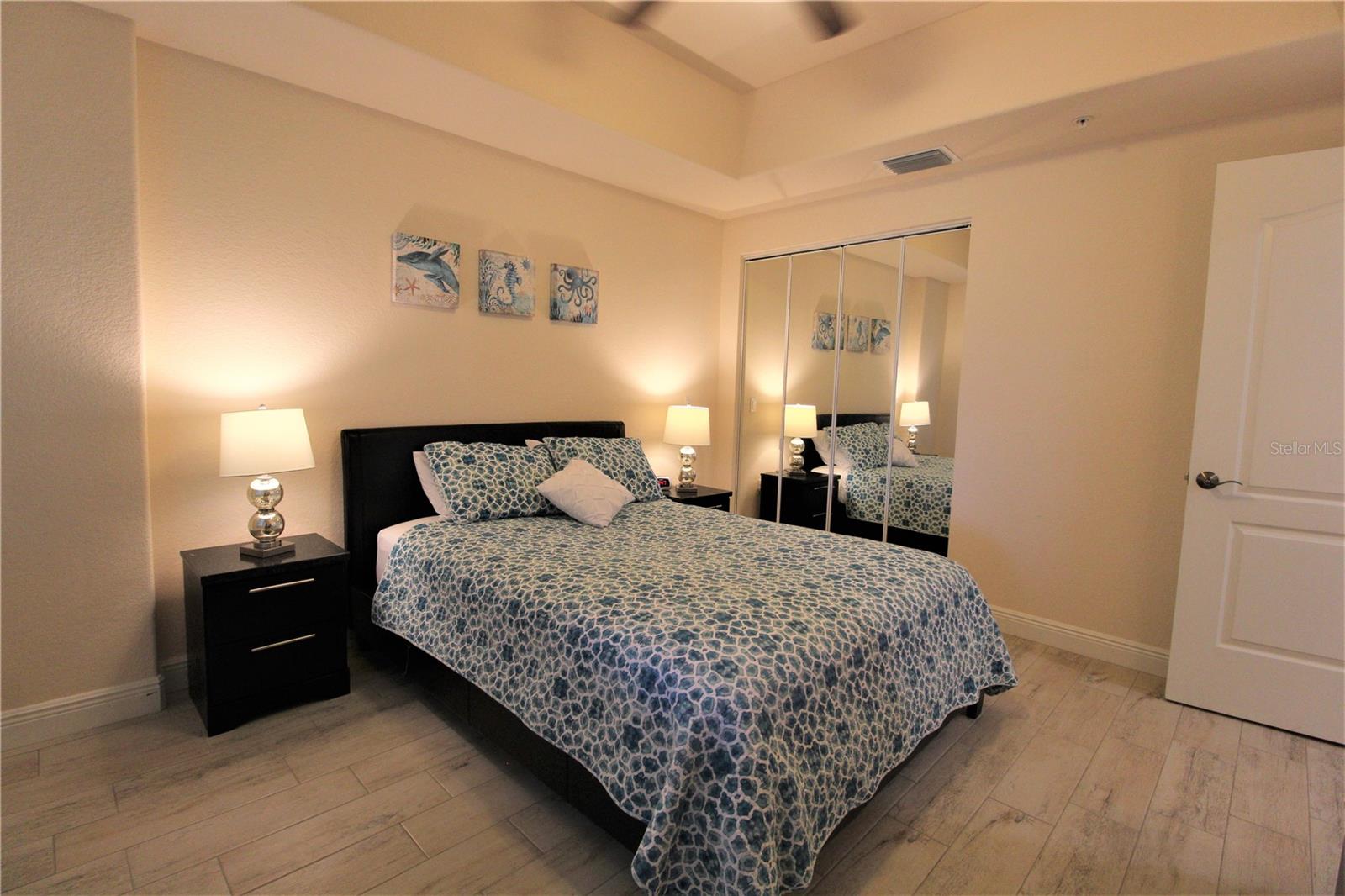 Image 17 of 32 For 501 Haben Boulevard 704