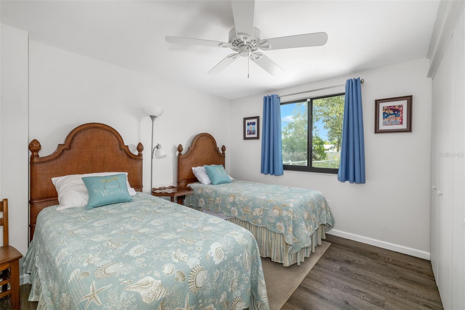 Image 14 of 39 For 928 Pineland Avenue