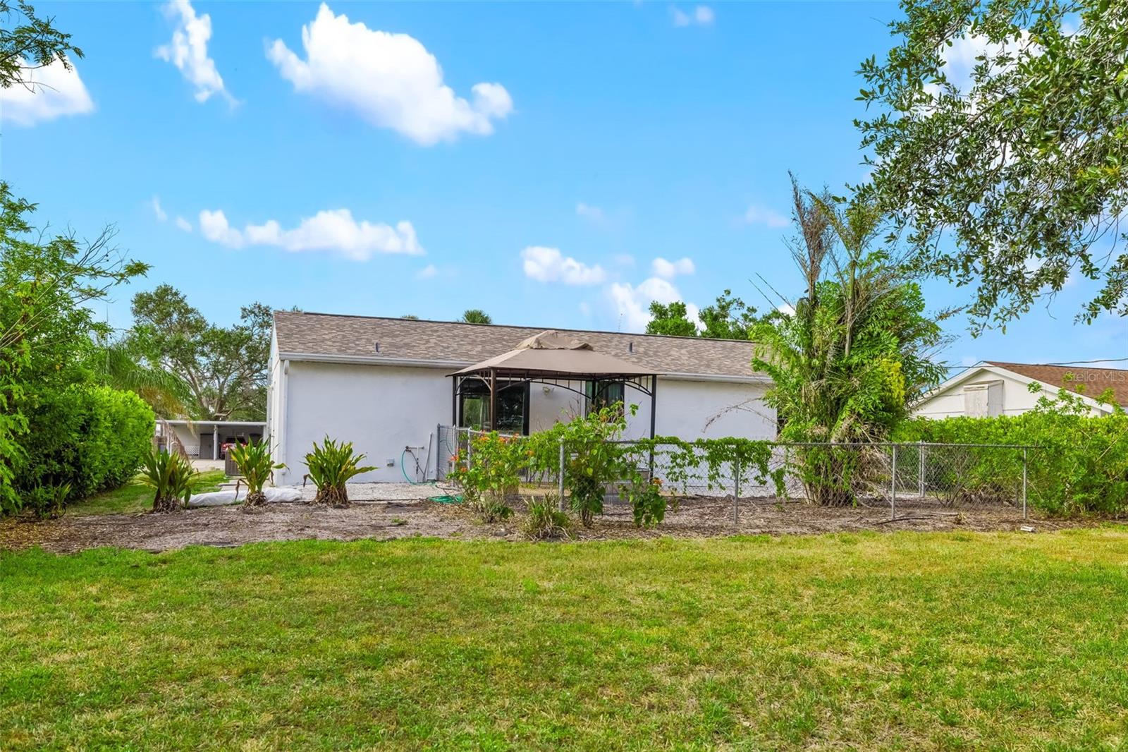 Image 19 of 39 For 928 Pineland Avenue