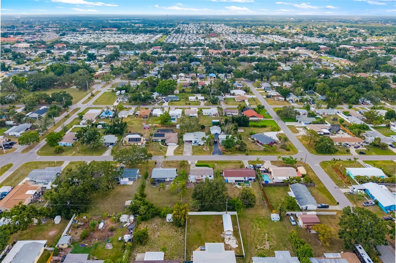 Image 29 of 39 For 928 Pineland Avenue