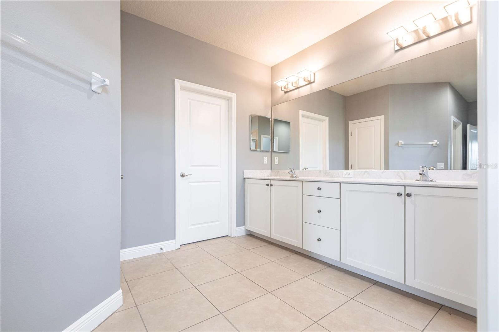 Image 16 of 38 For 7113 Park Tree Drive