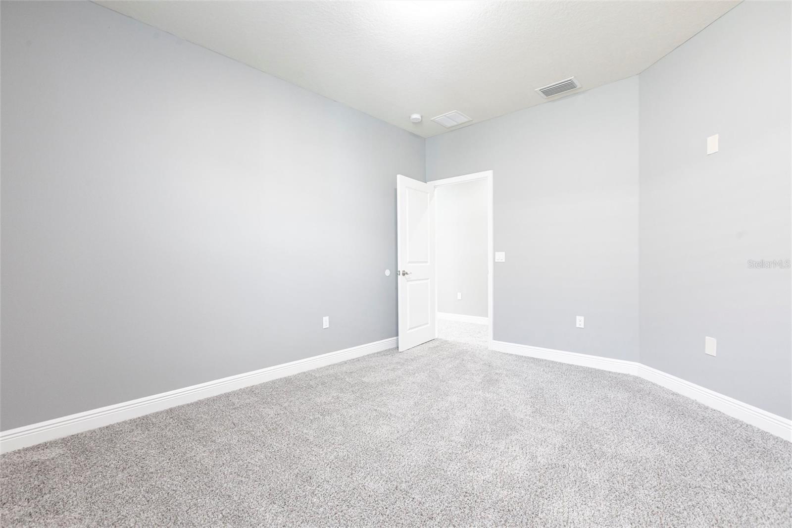 Image 22 of 38 For 7113 Park Tree Drive
