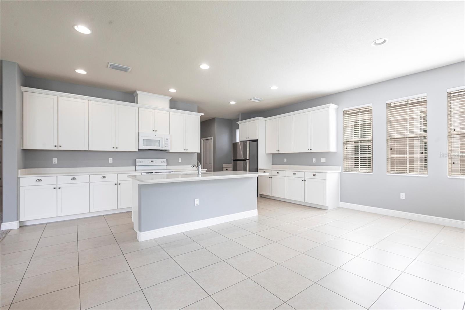 Image 4 of 38 For 7113 Park Tree Drive