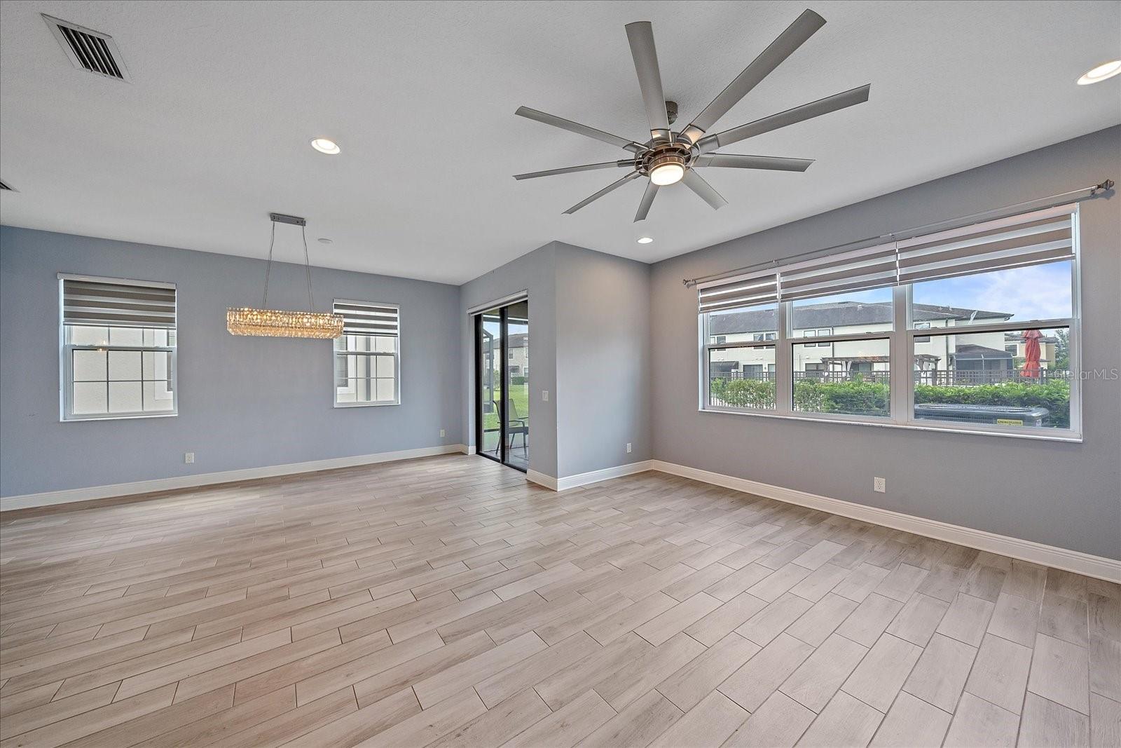 Image 26 of 41 For 5191 78th St Circle E