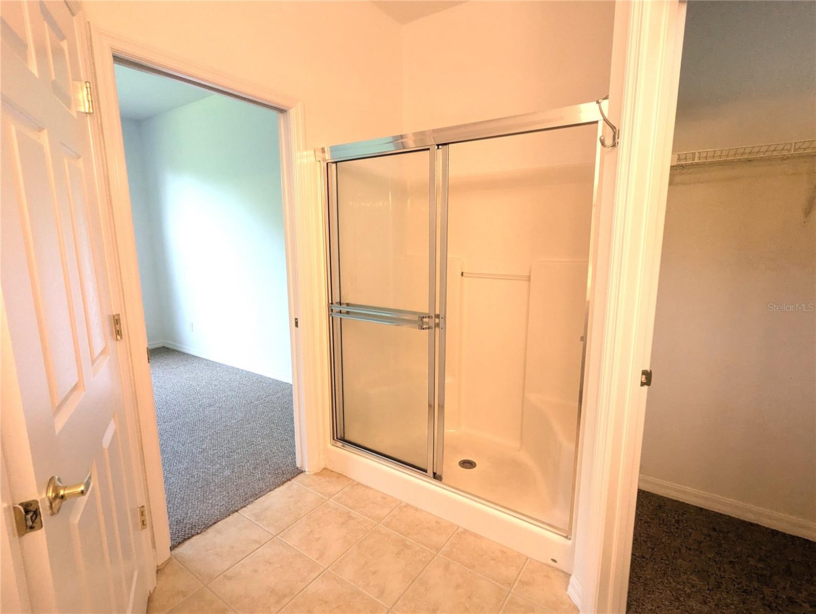 Listing photo id 15 for 2416 Magnolia Circle
