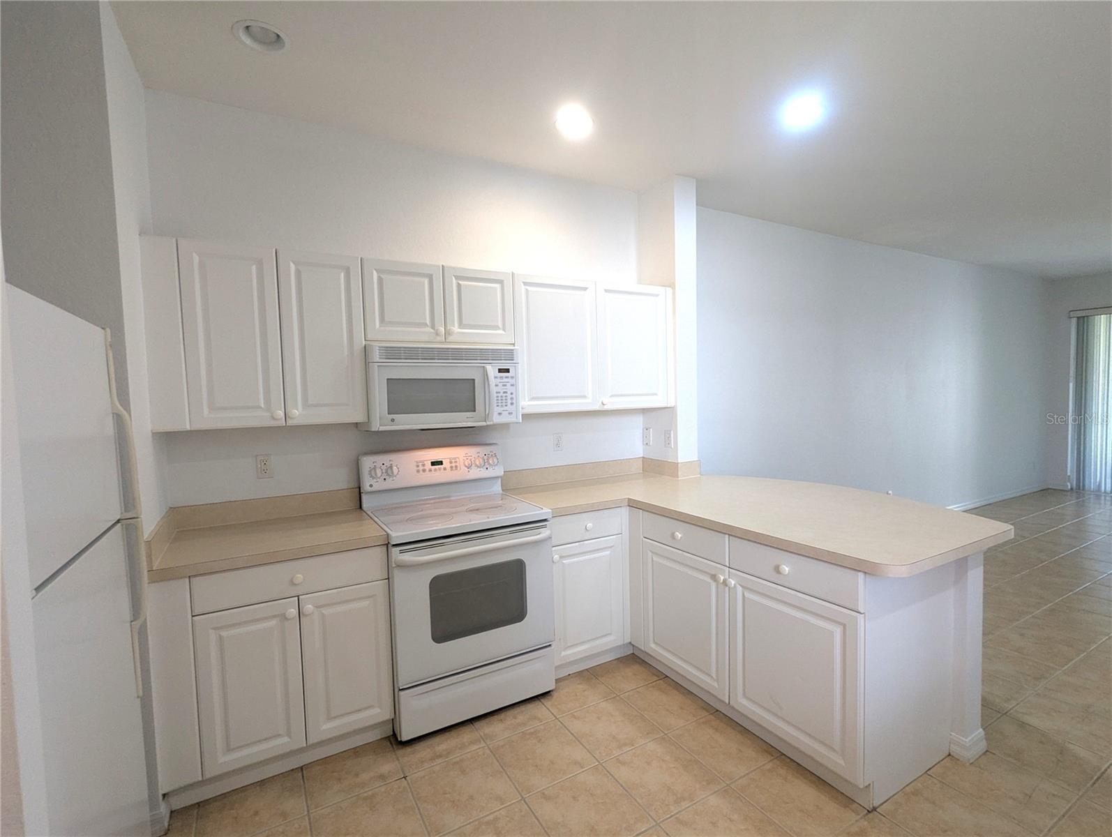 Listing photo id 1 for 2416 Magnolia Circle