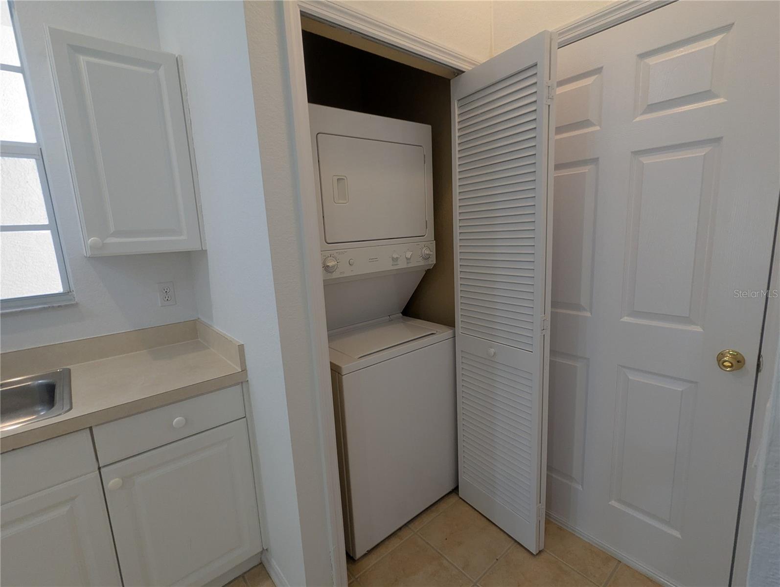 Listing photo id 2 for 2416 Magnolia Circle