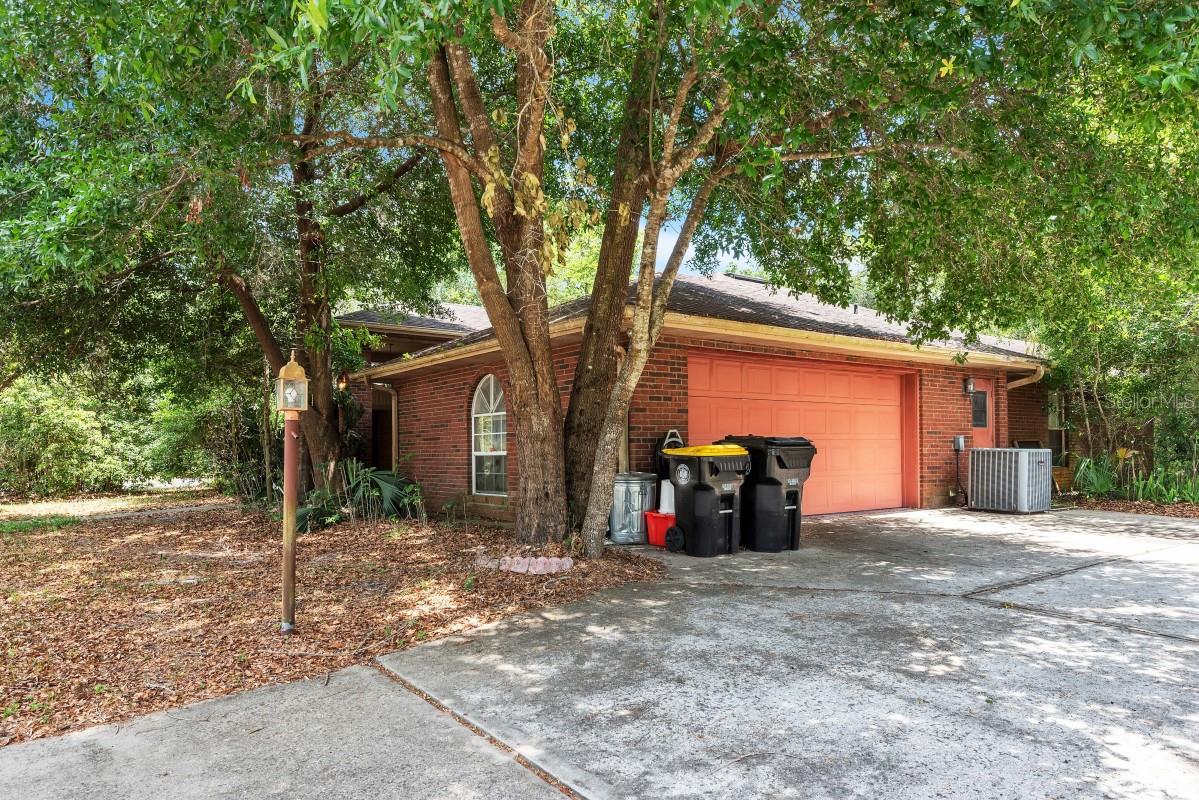 Image 4 of 37 For 418 Holly Drive