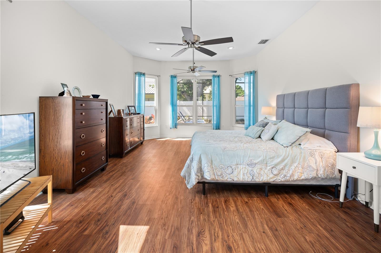 Image 19 of 40 For 5110 19th Avenue W