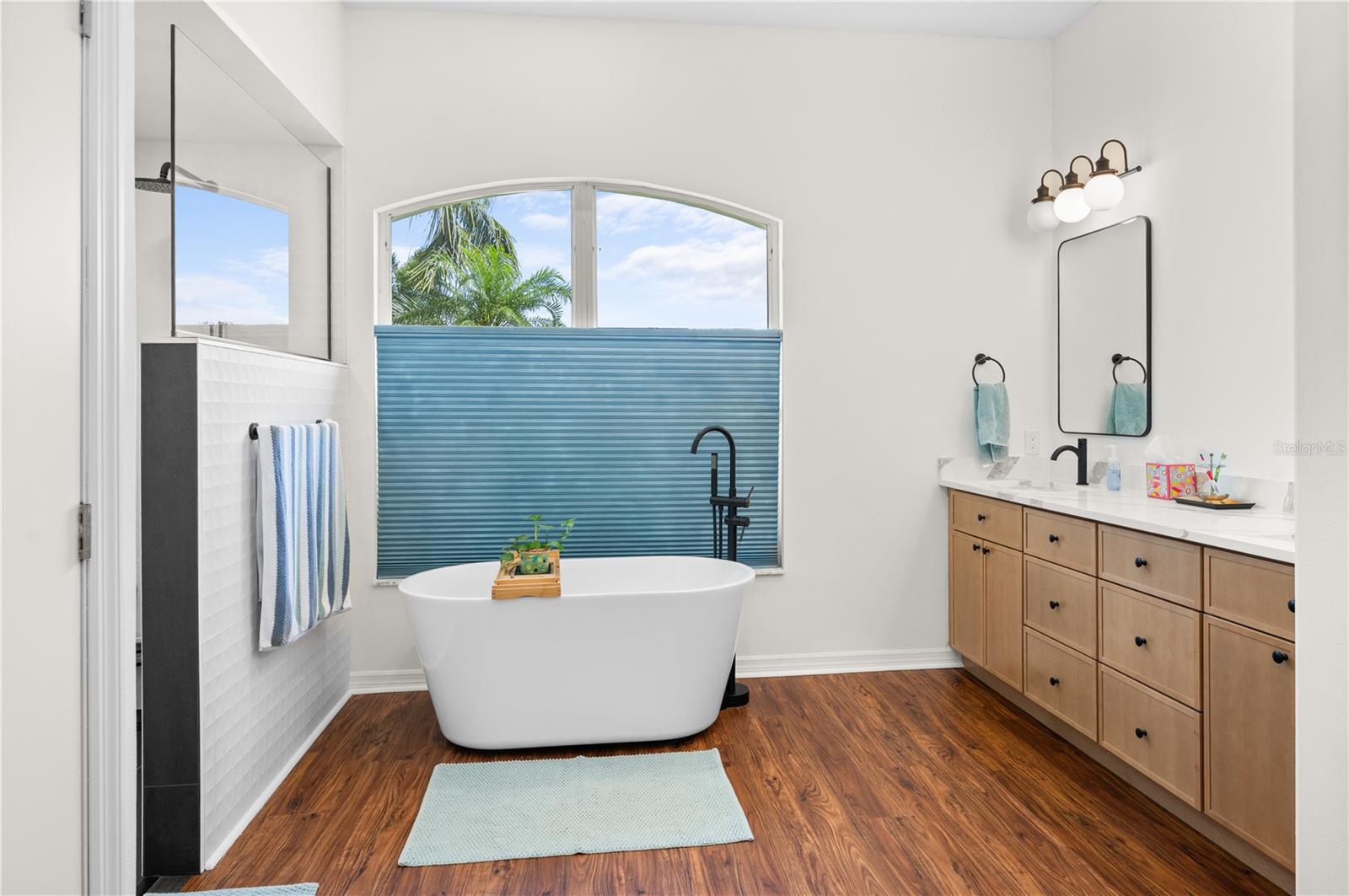 Image 21 of 40 For 5110 19th Avenue W