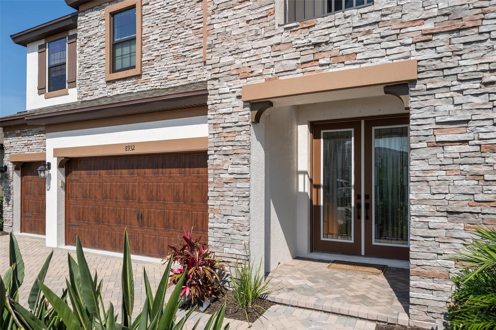 Image 10 of 86 For 8932 Isabella Circle