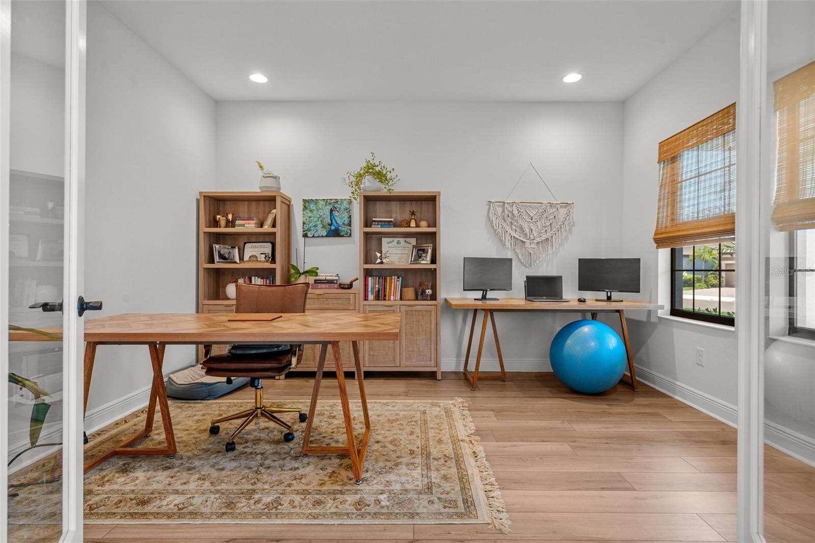 Image 14 of 86 For 8932 Isabella Circle