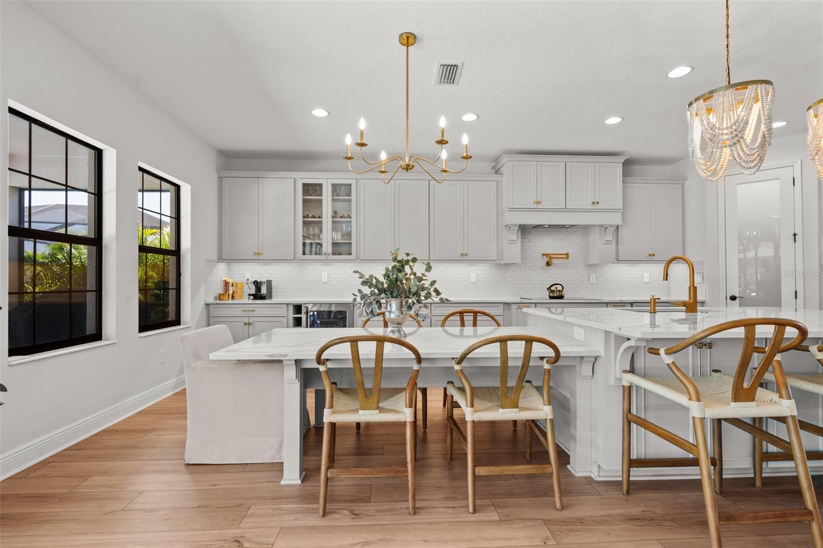 Image 18 of 86 For 8932 Isabella Circle