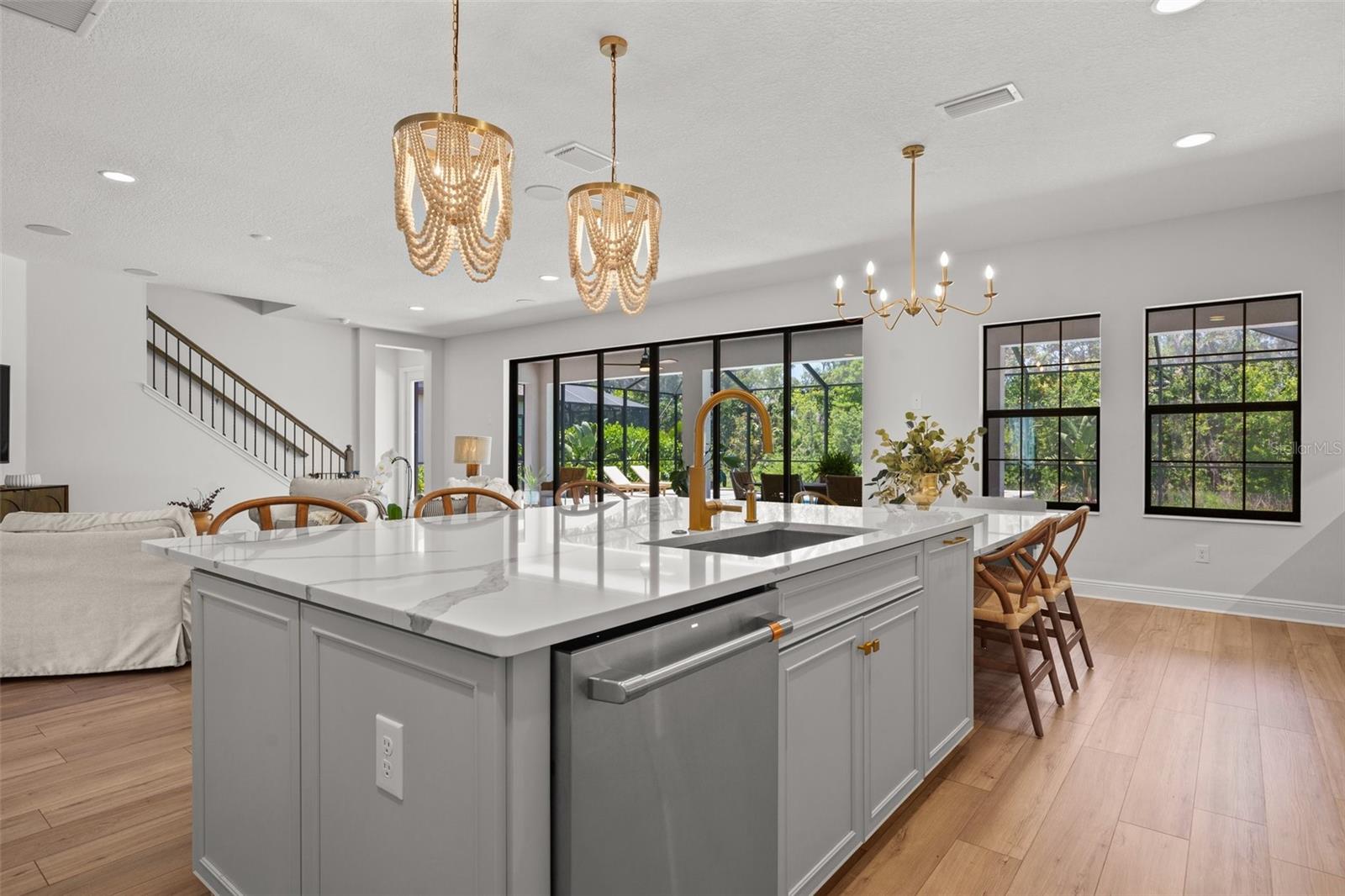 Image 22 of 86 For 8932 Isabella Circle