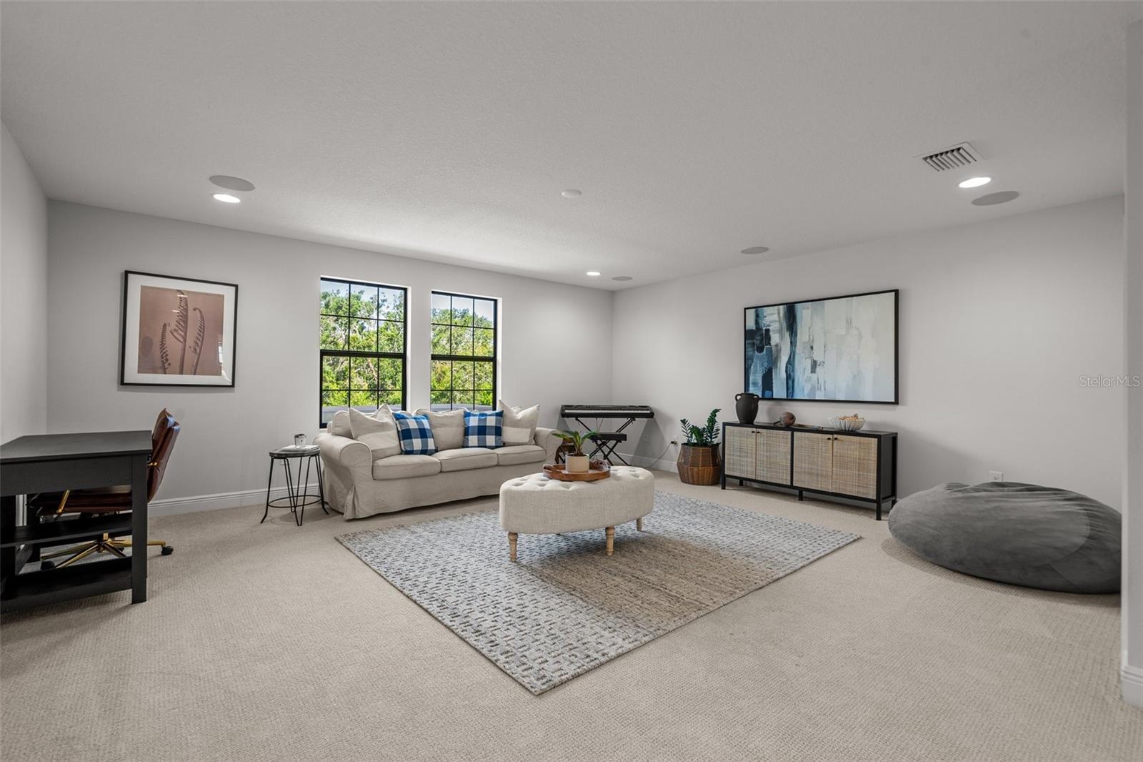 Image 36 of 86 For 8932 Isabella Circle