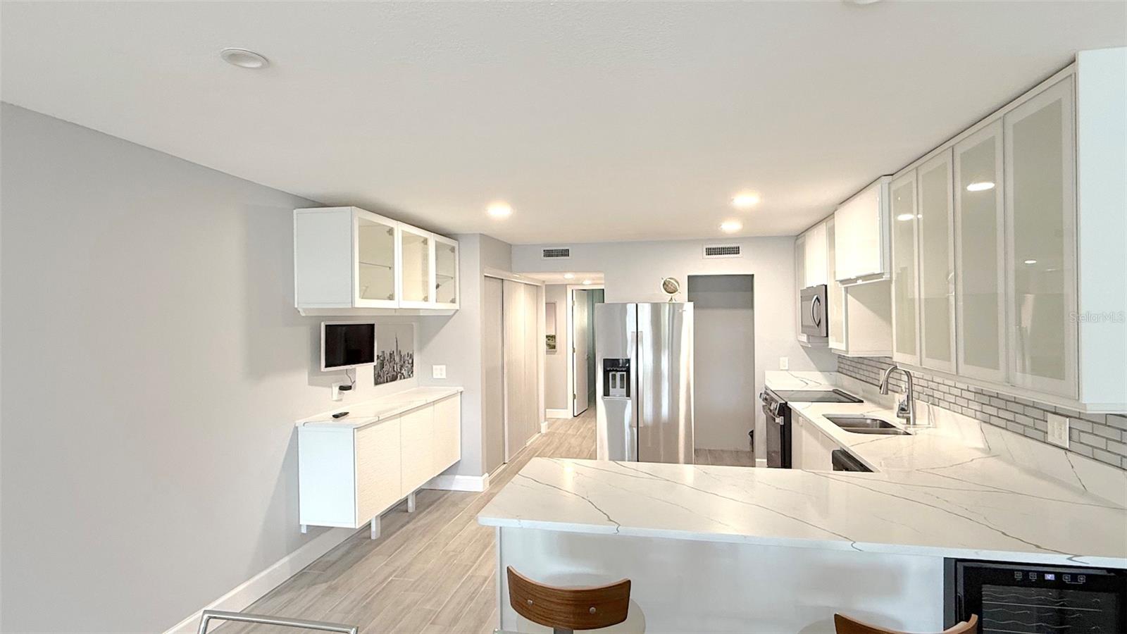 Image 7 of 21 For 6400 46th Avenue N 113