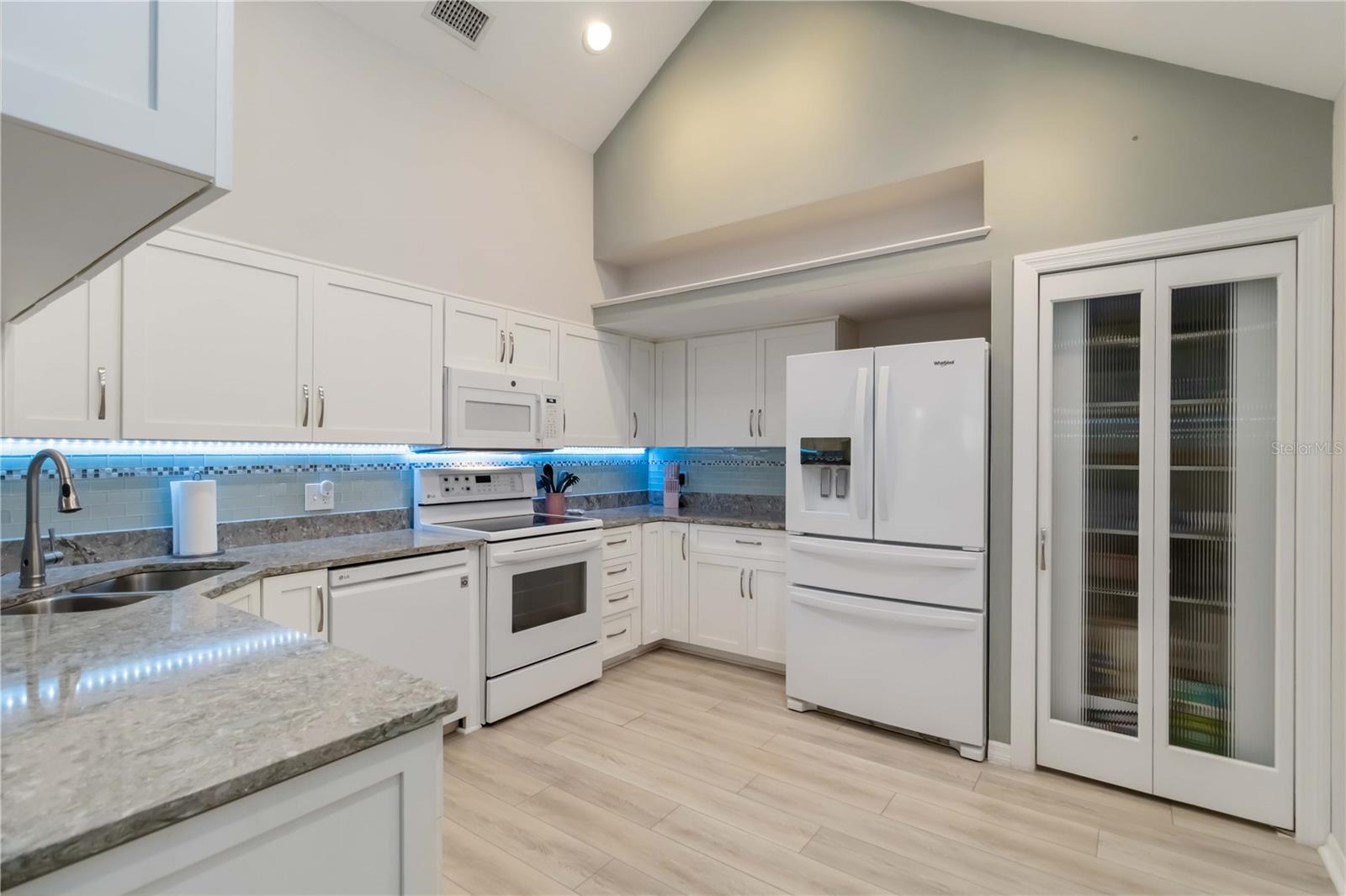 Image 15 of 33 For 4629 Whirlaway Drive B