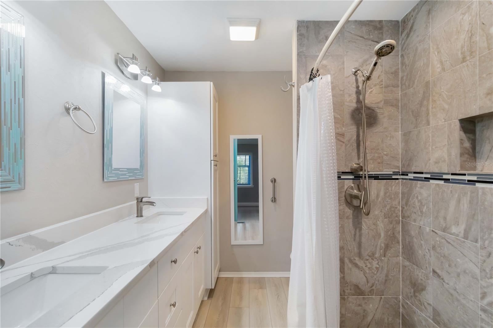 Image 21 of 33 For 4629 Whirlaway Drive B