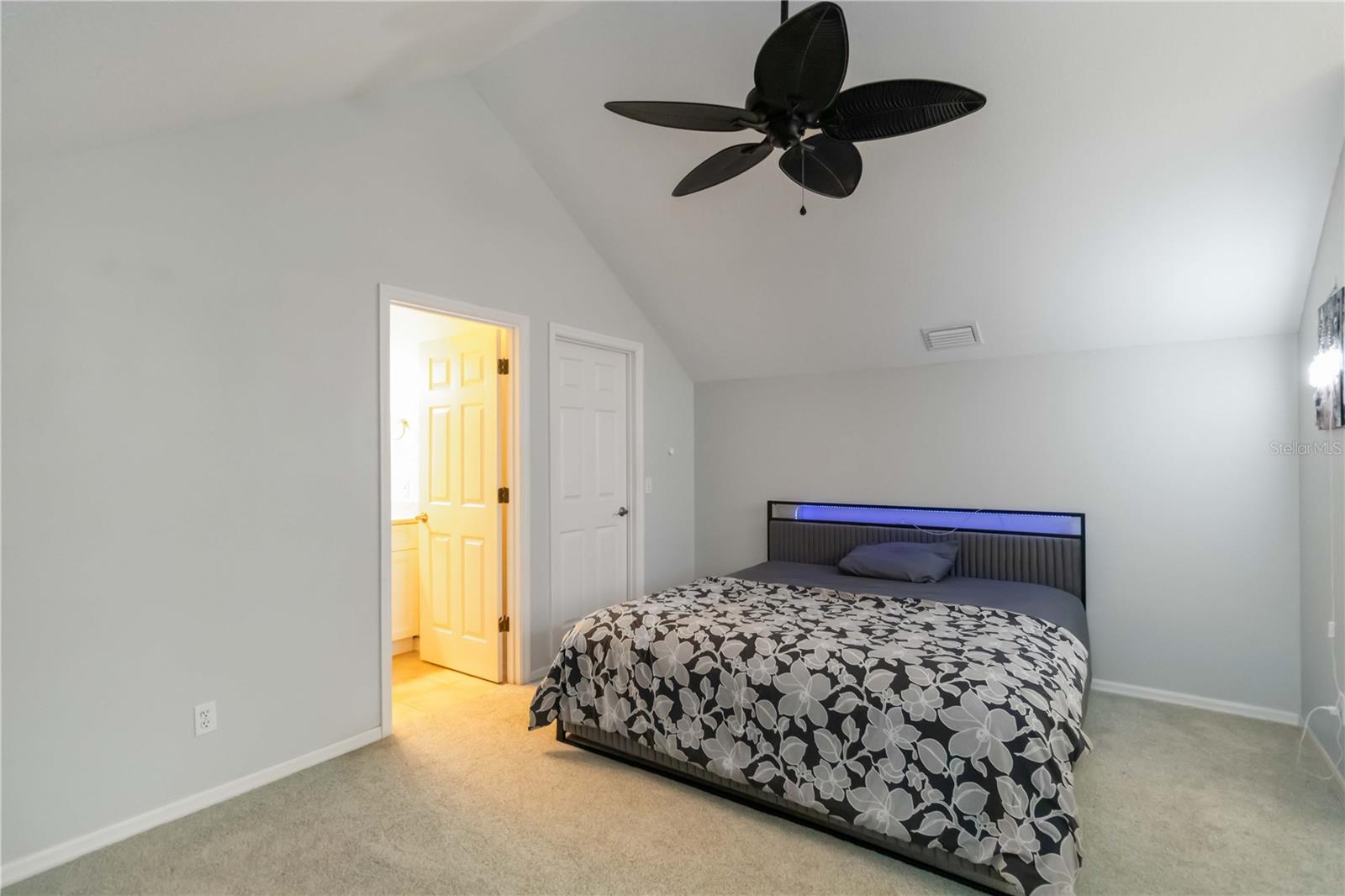 Image 29 of 33 For 4629 Whirlaway Drive B
