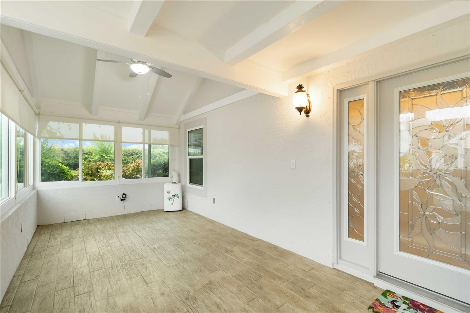 Image 4 of 33 For 4629 Whirlaway Drive B