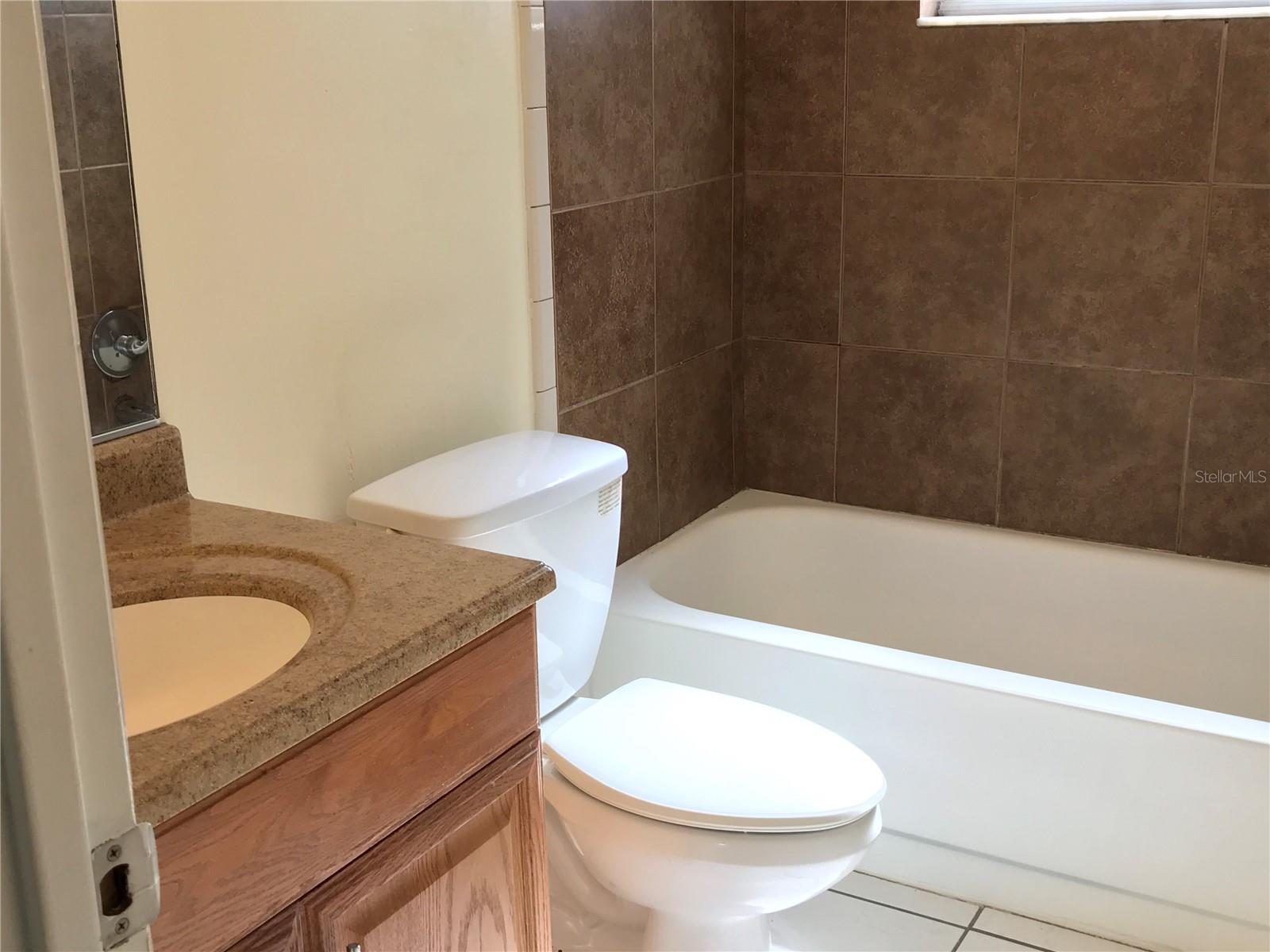 Image 12 of 20 For 5507 Fountain Lake Circle B108