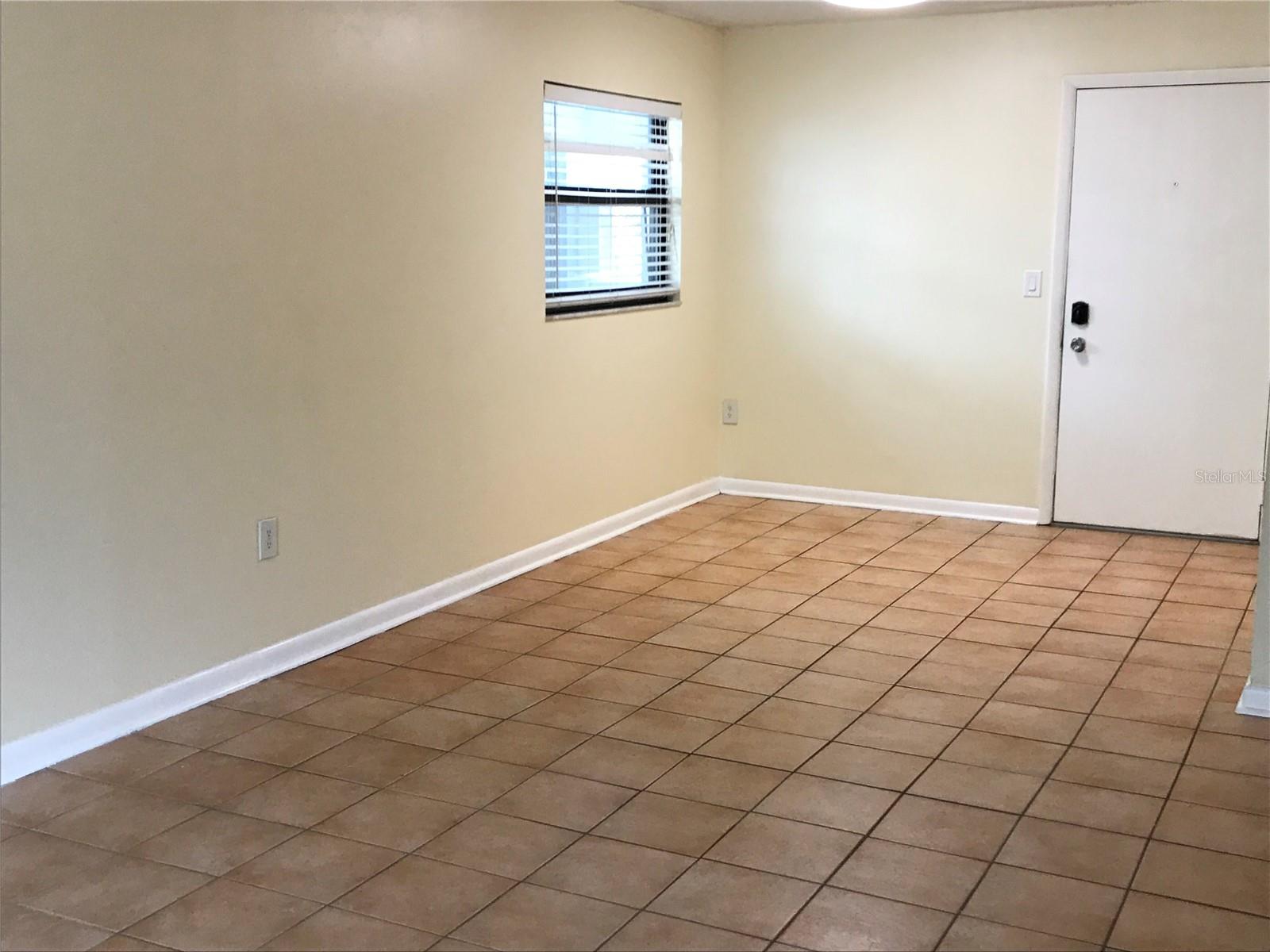 Image 4 of 20 For 5507 Fountain Lake Circle B108