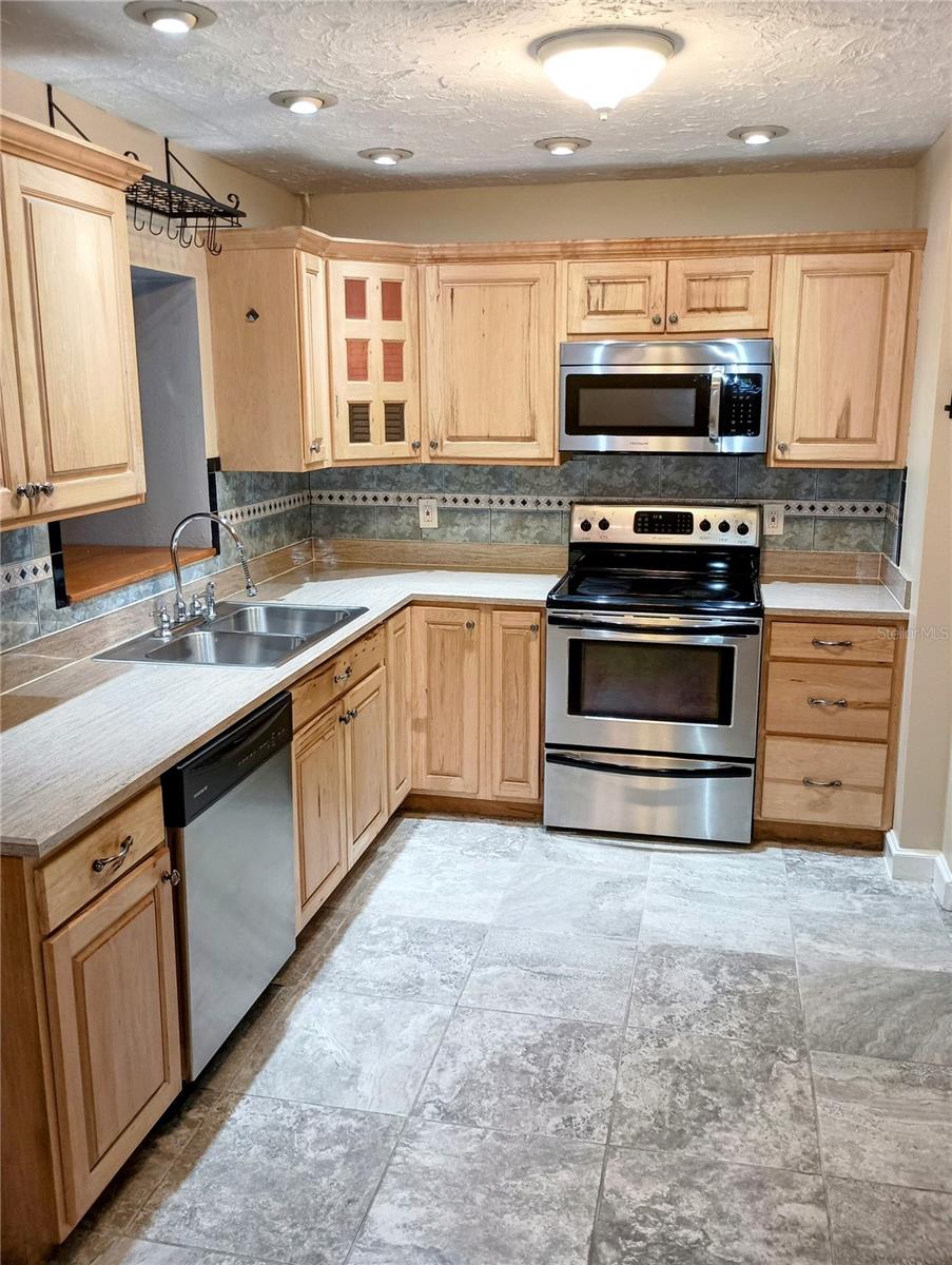 Image 12 of 14 For 5439 3rd Street E