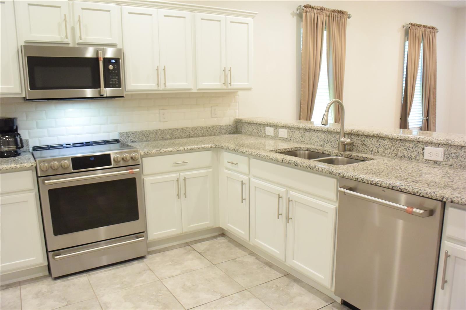 Image 3 of 39 For 1213 Grantham Drive