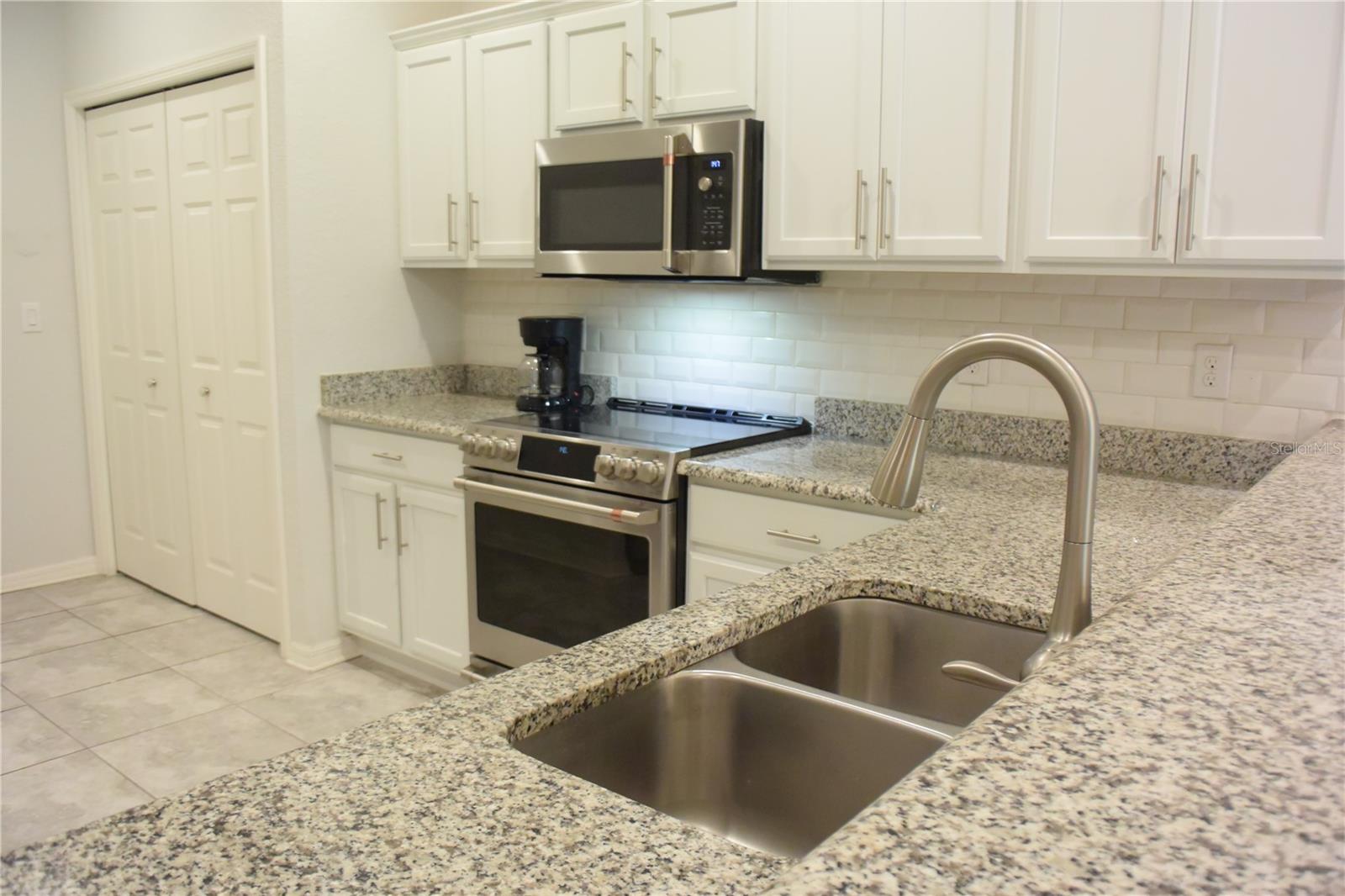 Image 4 of 39 For 1213 Grantham Drive