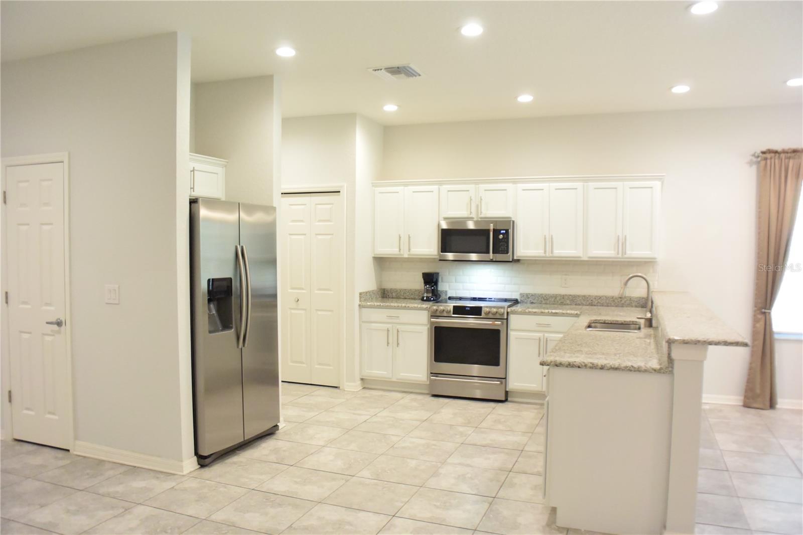 Image 6 of 39 For 1213 Grantham Drive