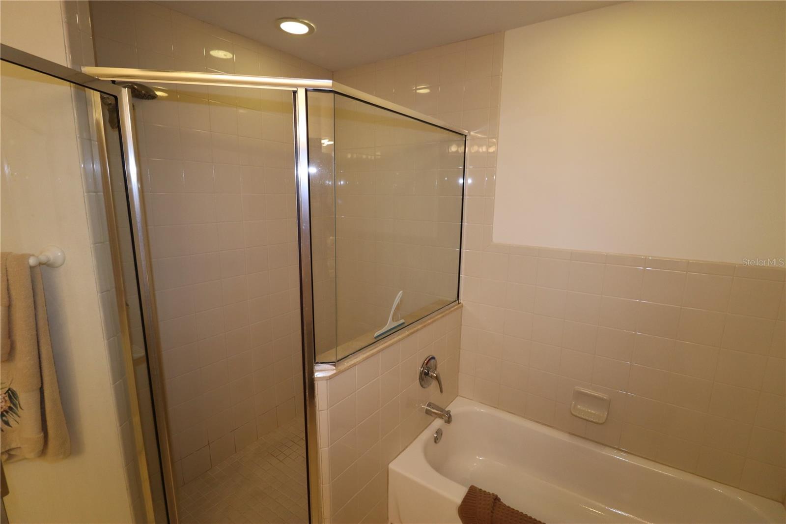 Image 7 of 17 For 255 End Drive 2210