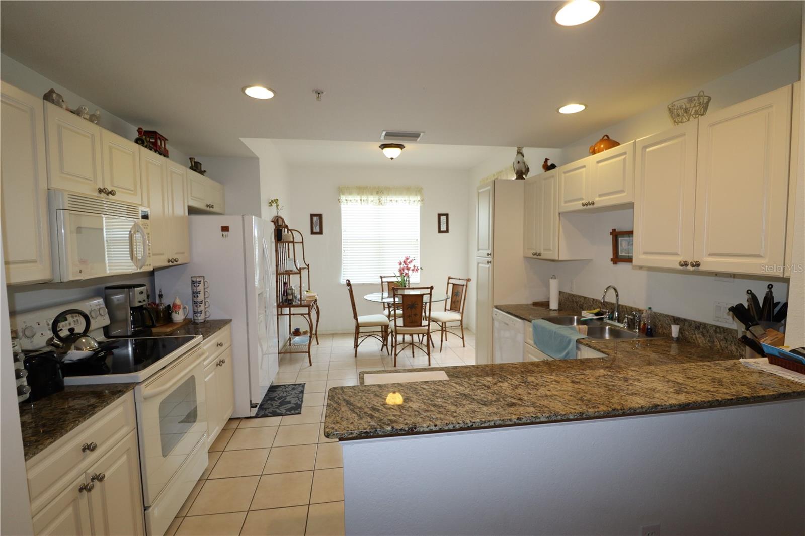 Image 9 of 17 For 255 End Drive 2210