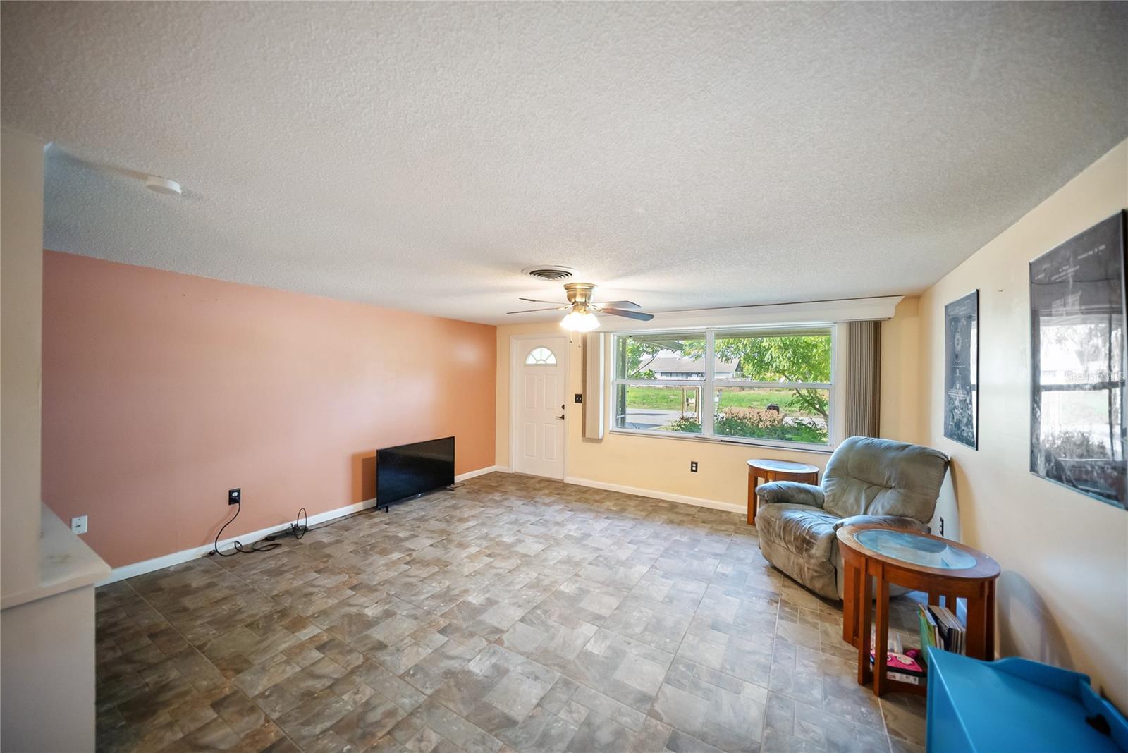 Image 10 of 37 For 3468 Roslyn Road