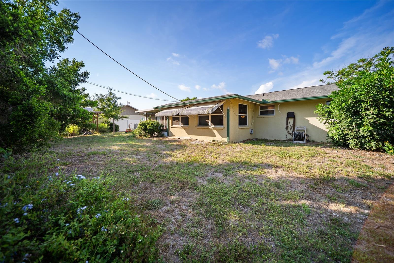 Image 2 of 37 For 3468 Roslyn Road