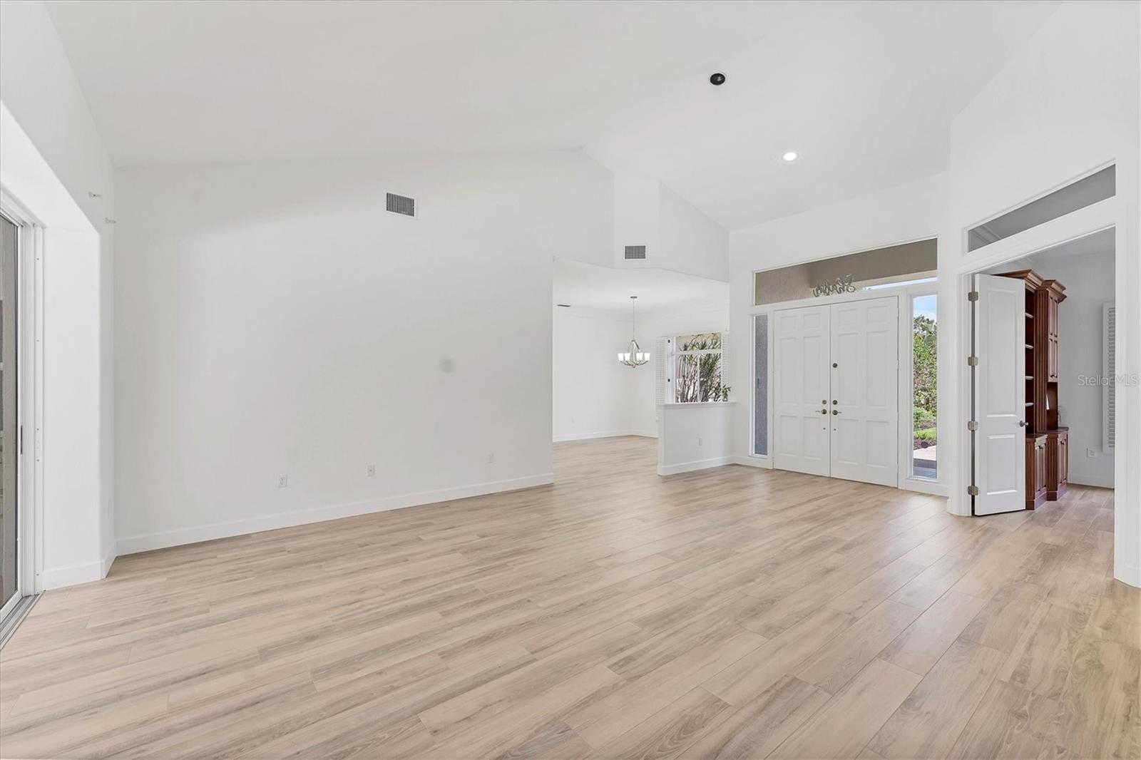 Image 9 of 64 For 2914 Dick Wilson Drive