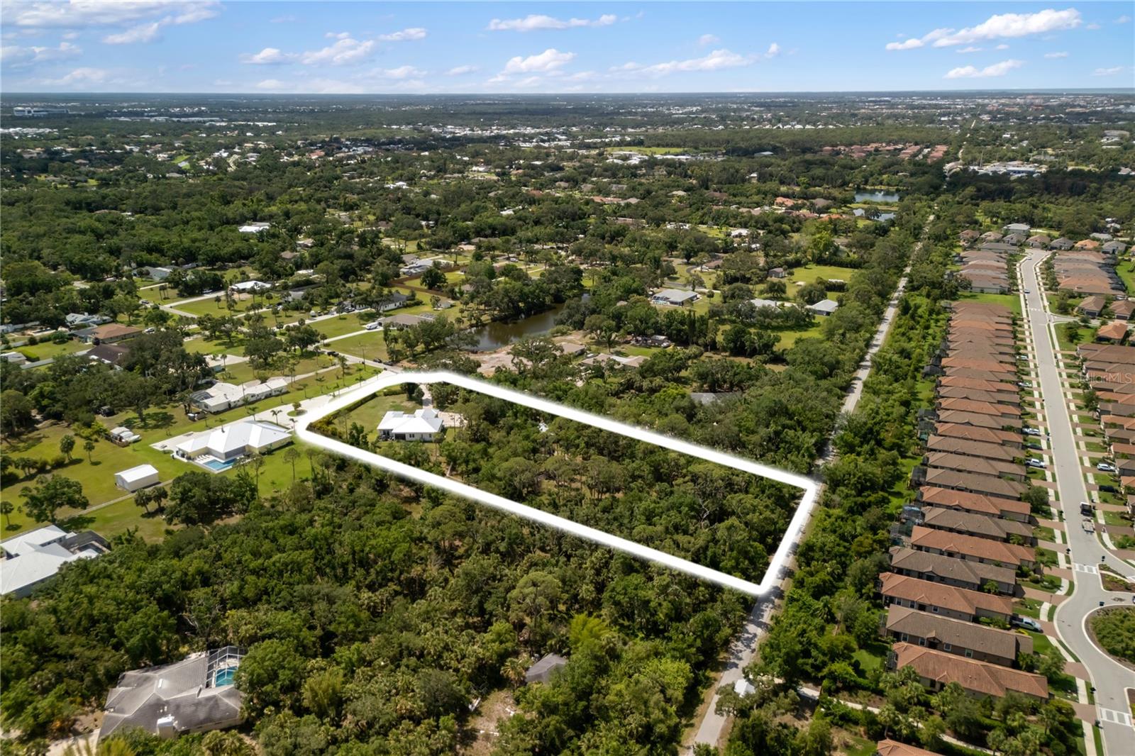 Image 6 of 72 For 601 Suffolk Circle