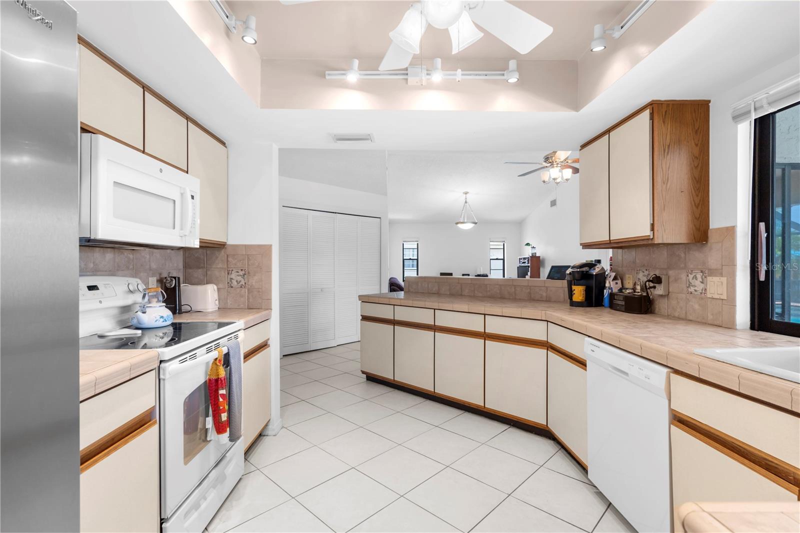 Image 15 of 46 For 1719 Bluewater Terrace