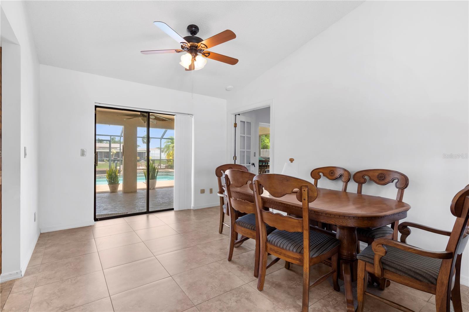 Image 18 of 46 For 1719 Bluewater Terrace