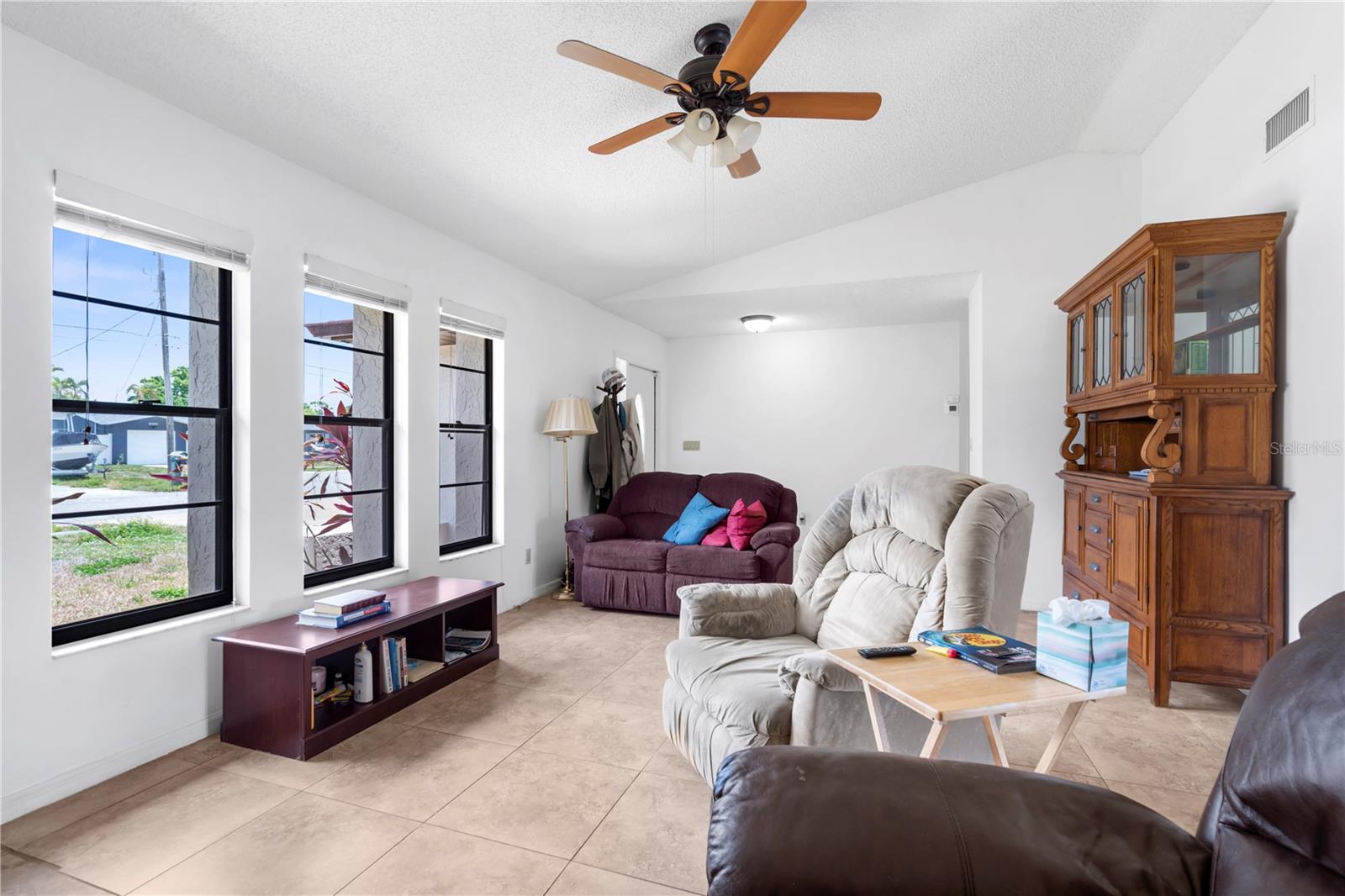 Image 22 of 46 For 1719 Bluewater Terrace