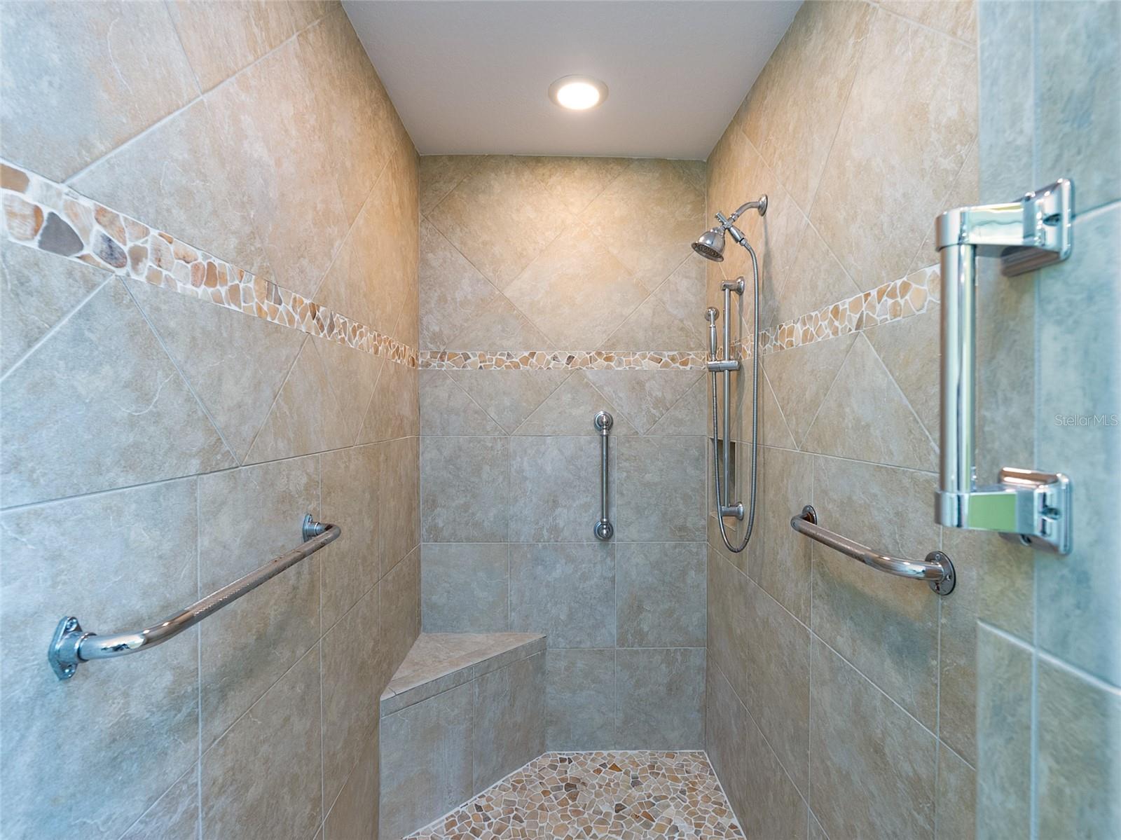Image 34 of 50 For 417 Park Lane Drive