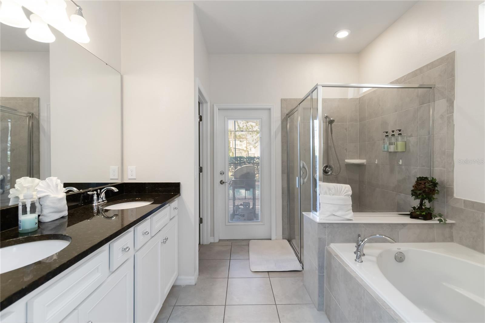 Image 15 of 50 For 5545 Misty Oak Cir