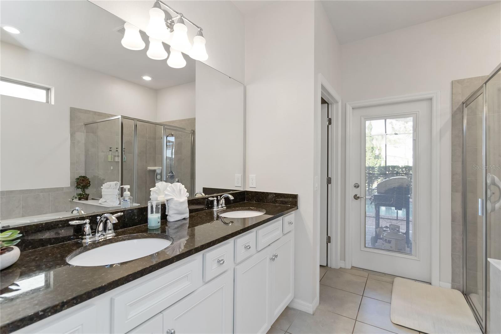 Image 16 of 50 For 5545 Misty Oak Cir