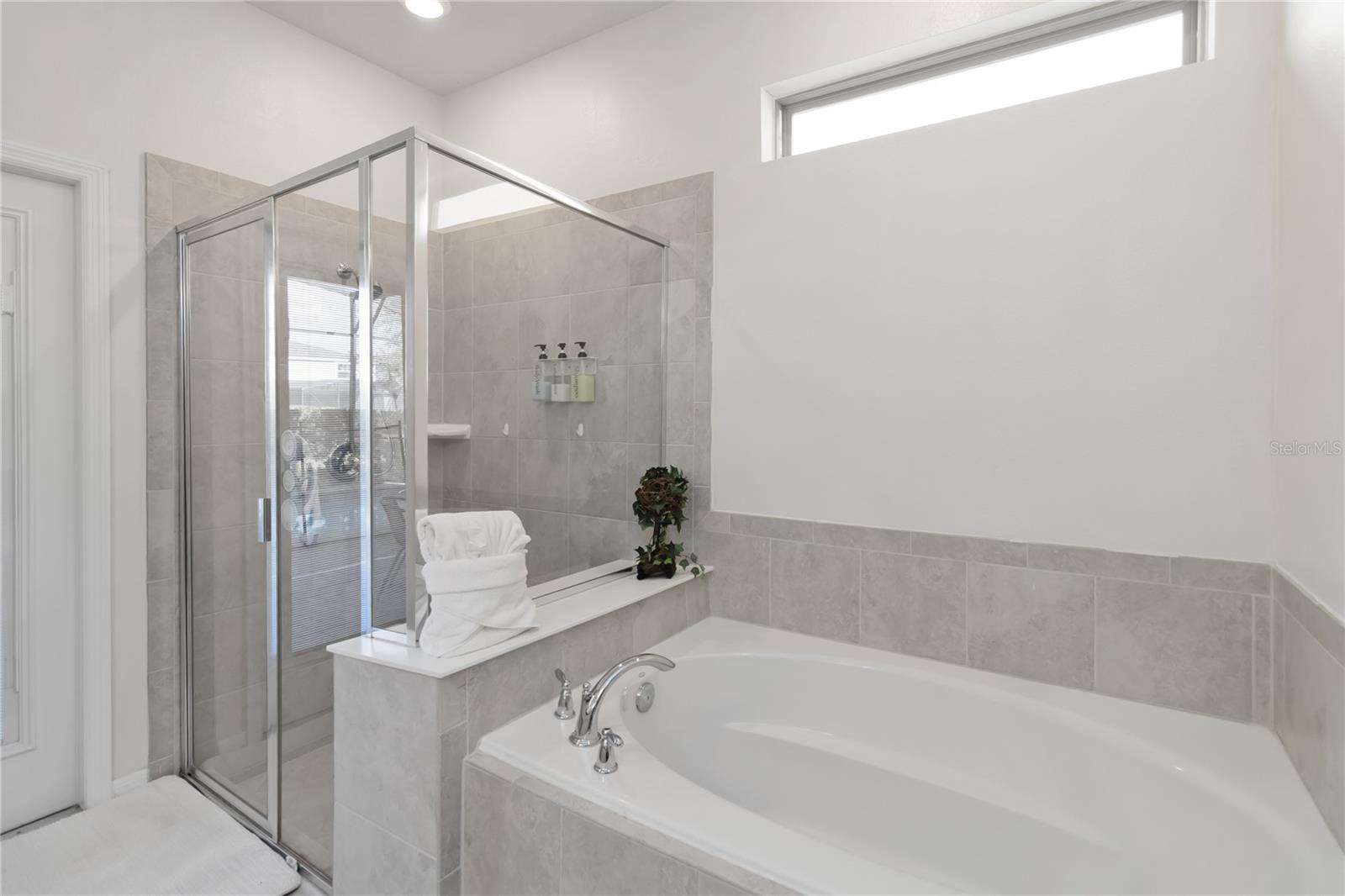 Image 17 of 50 For 5545 Misty Oak Cir