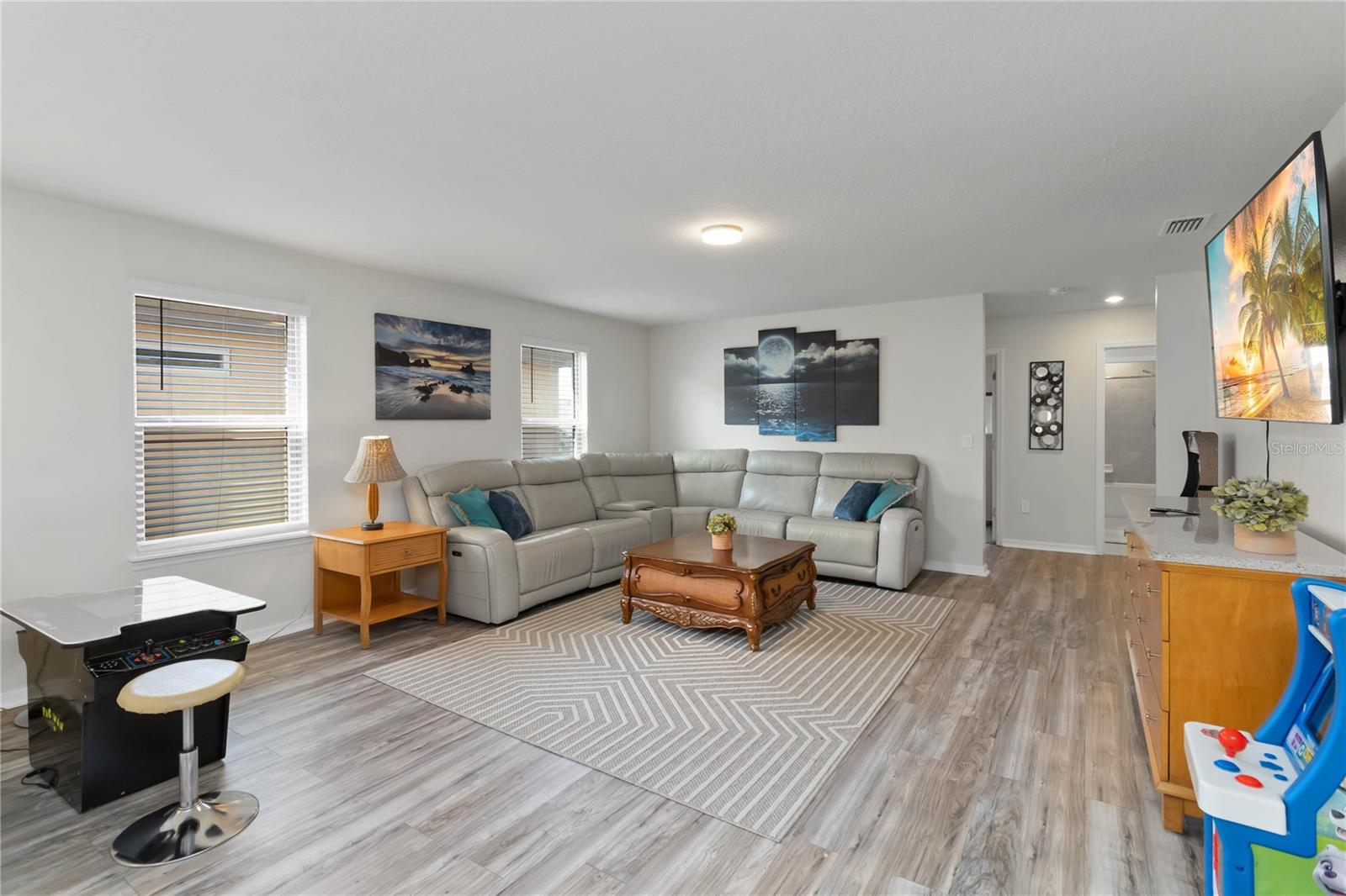 Image 19 of 50 For 5545 Misty Oak Cir