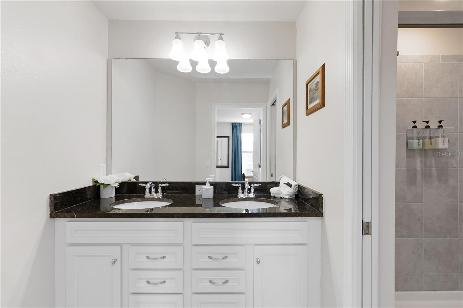 Image 25 of 50 For 5545 Misty Oak Cir