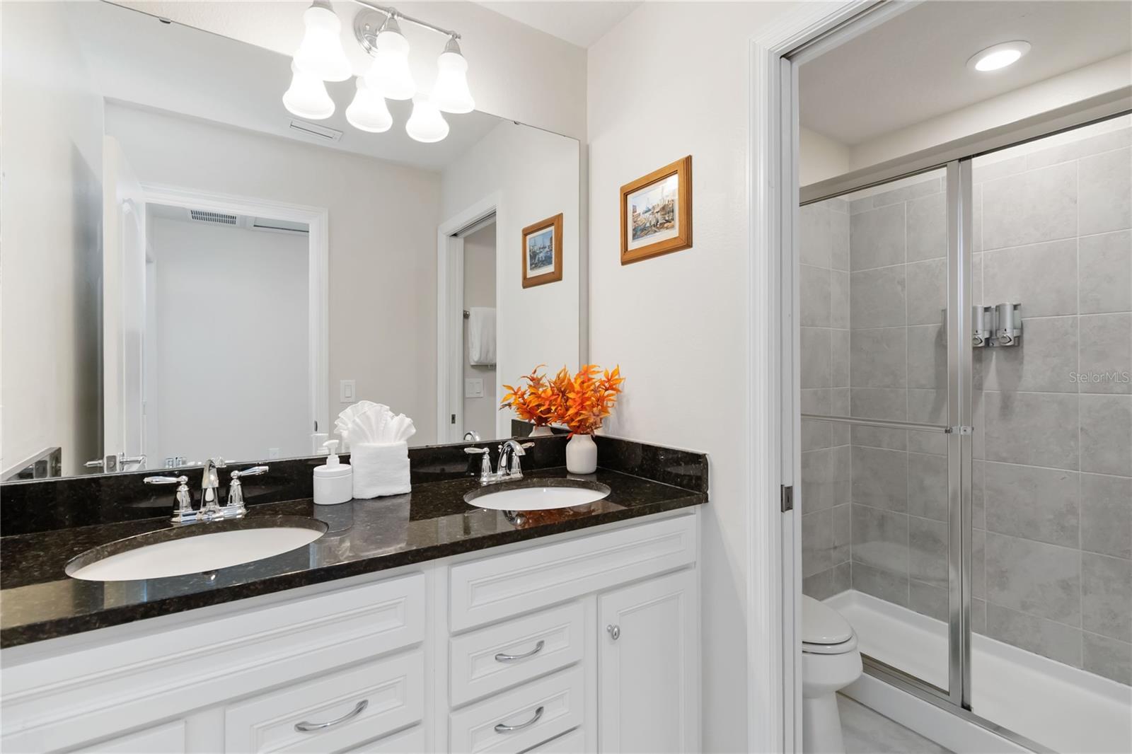 Image 32 of 50 For 5545 Misty Oak Cir